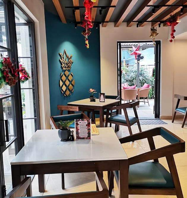 Foyer restaurant interior